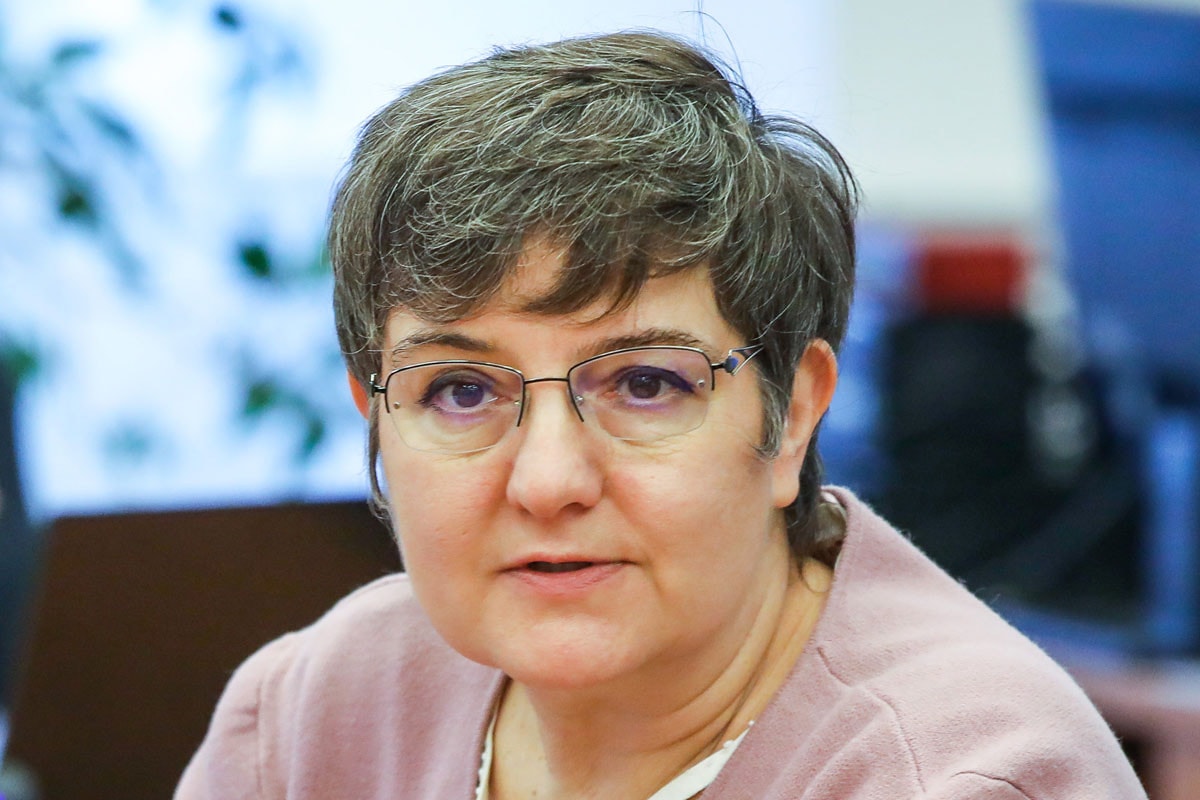A sikerpropaganda ellenére V. Naszályi Mártát már a baloldali képviselők is leszavazzák néha