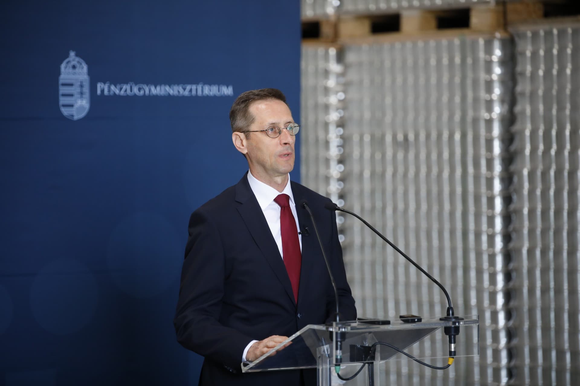 Varga Mihály: Washington nyomást akar gyakorolni Magyarországra