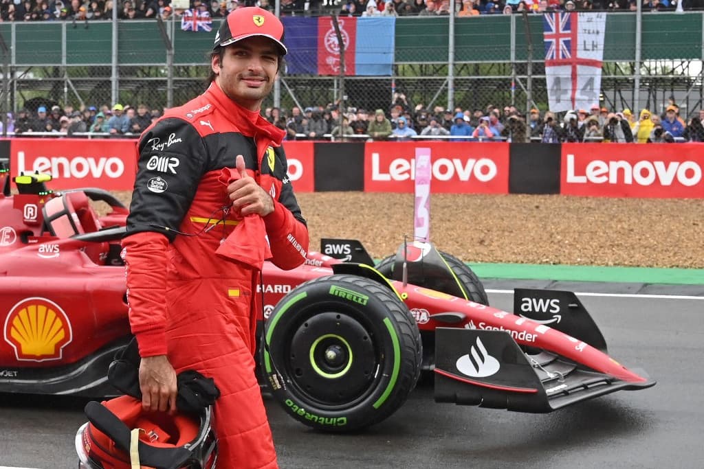 Sainz pályafutása első pole pozícióját szerezte Silverstone-ban