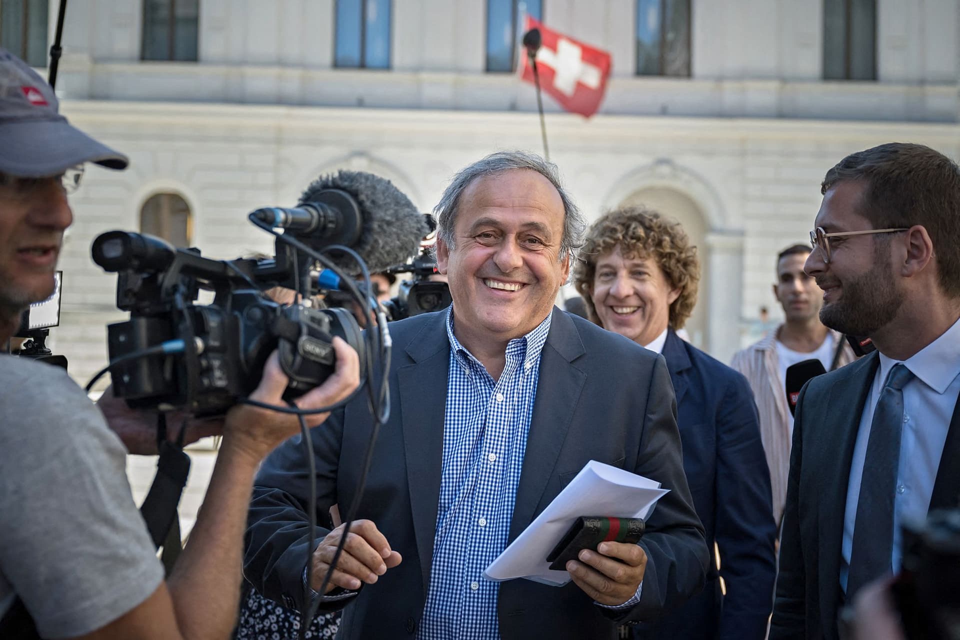 Platini és Blatter sem bűnös