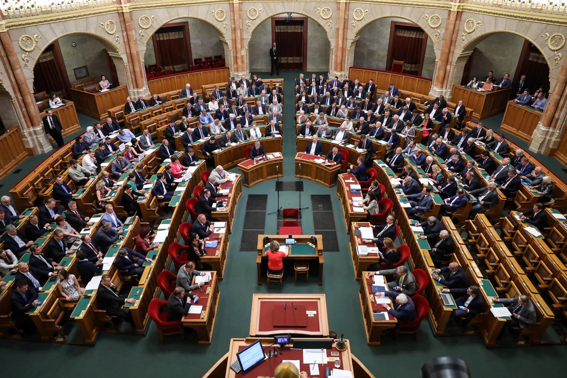 Elfogadta a parlament a 2023-as költségvetést