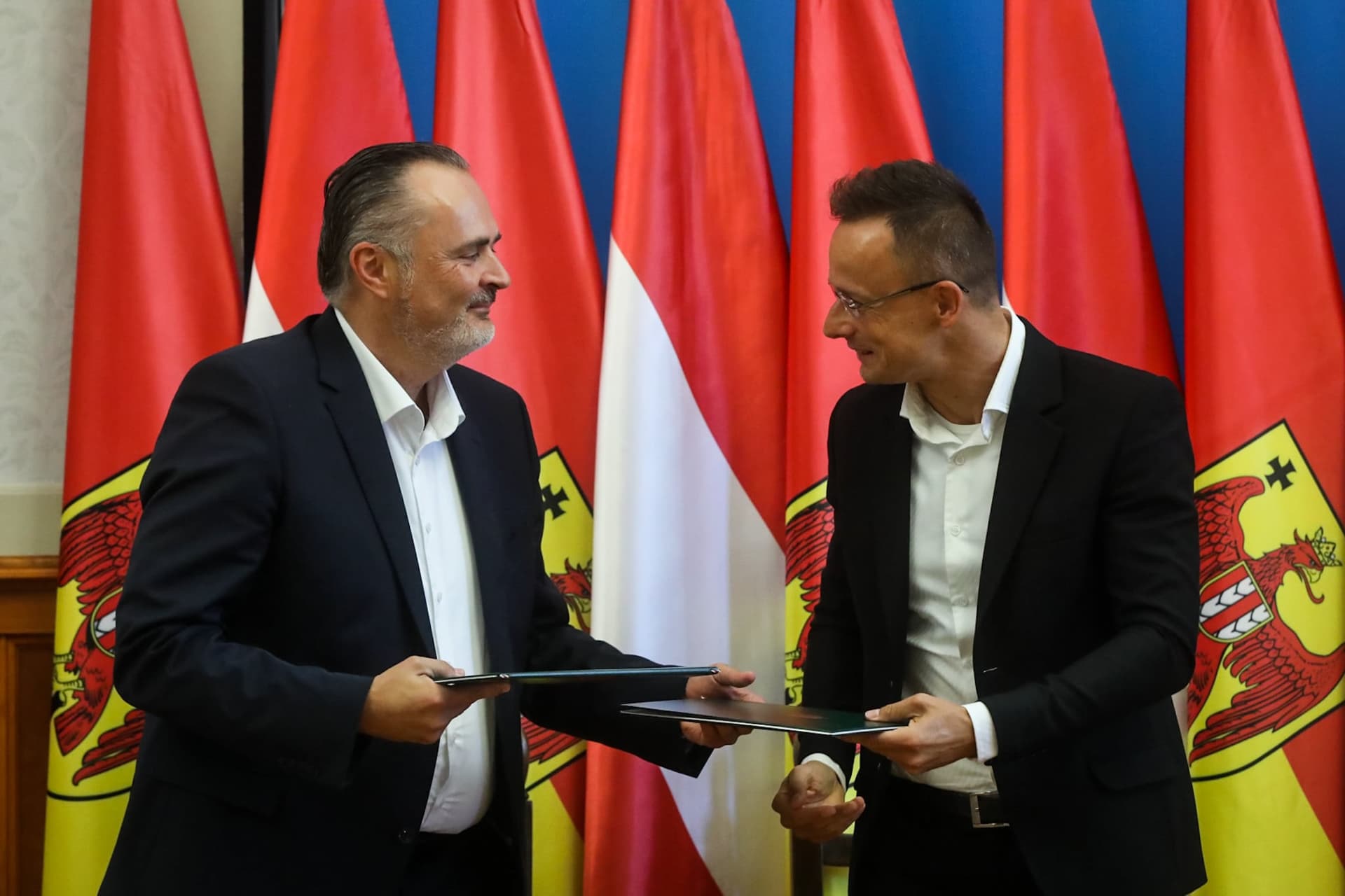 Szijjártó: Nem normális időket élünk