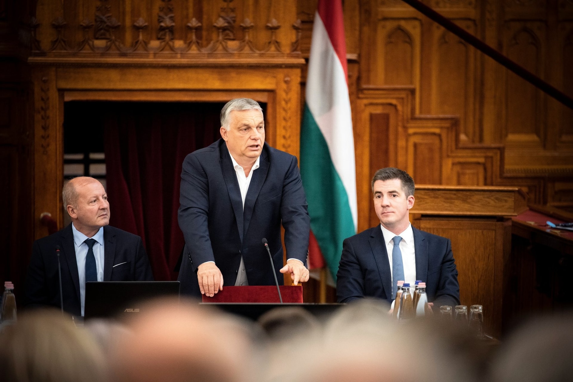 Európa biztonságát és jólétét a háborúpárti politika és a szankciós infláció falja fel