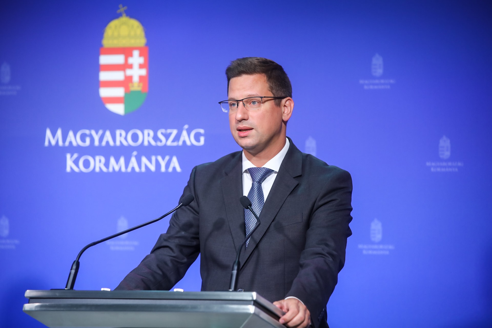 Magánautóknál marad az üzemanyagár-kedvezmény