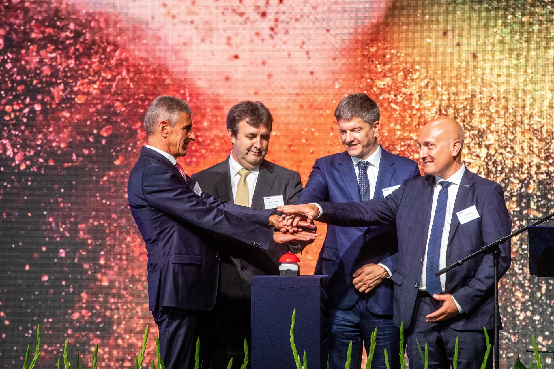 Átadták az Airbus új, gyulai gyárát