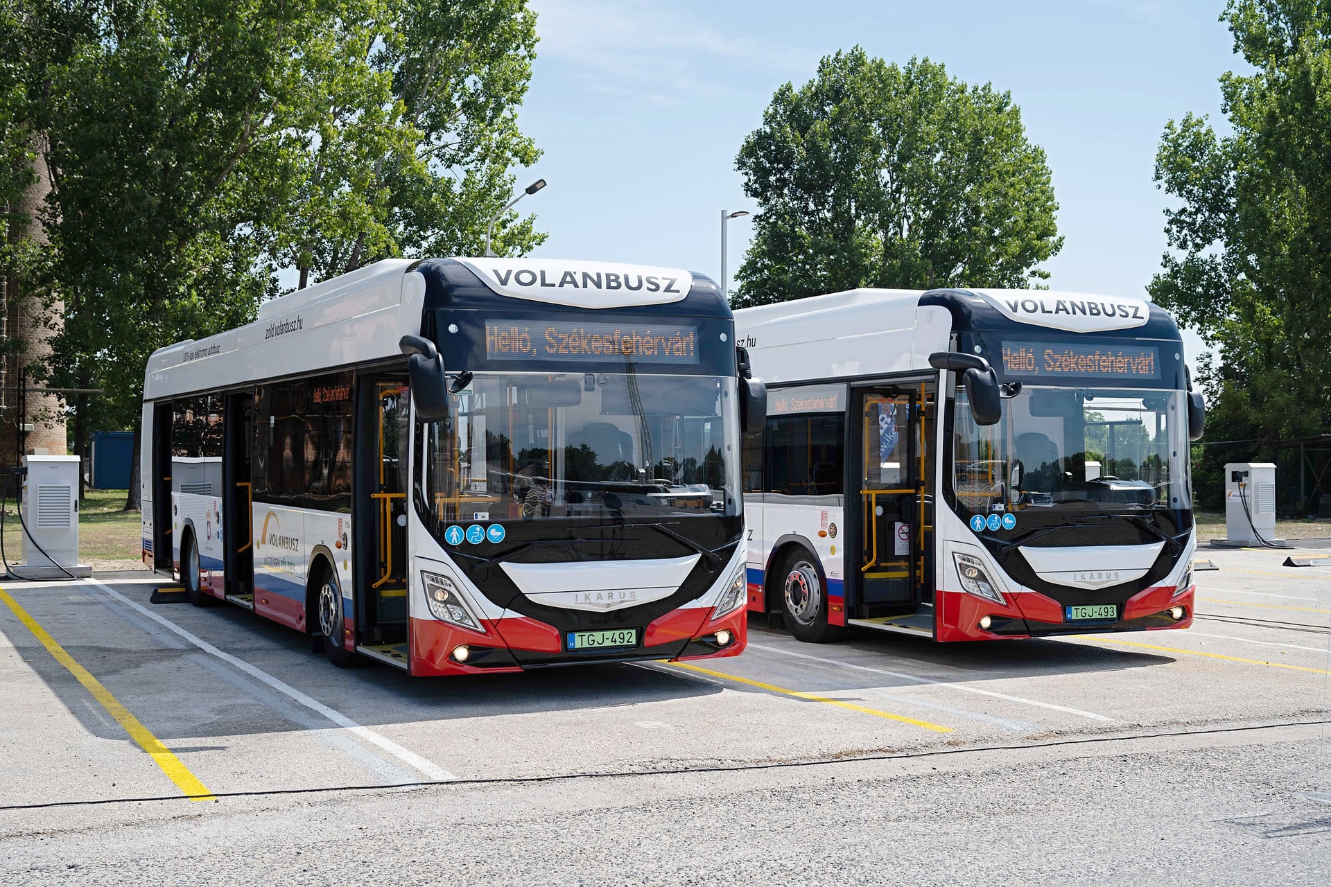 Az országban elsőként Székesfehérváron állnak forgalomba menetrend szerint közlekedő városi elektromos autóbuszok