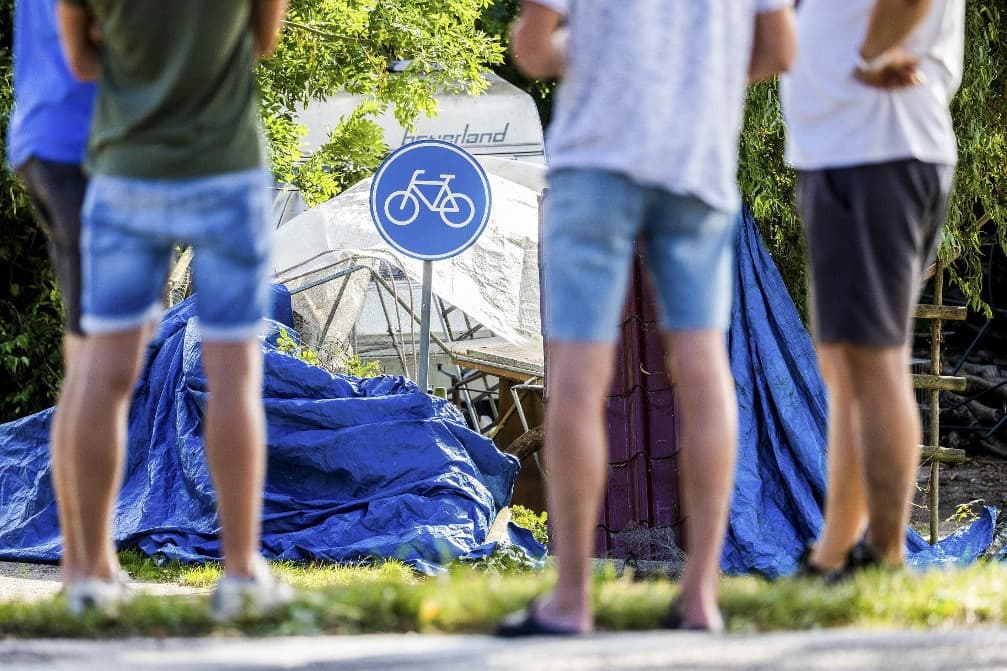 Hatra nőtt a hollandiai teherautós gázolás halálos áldozatainak száma