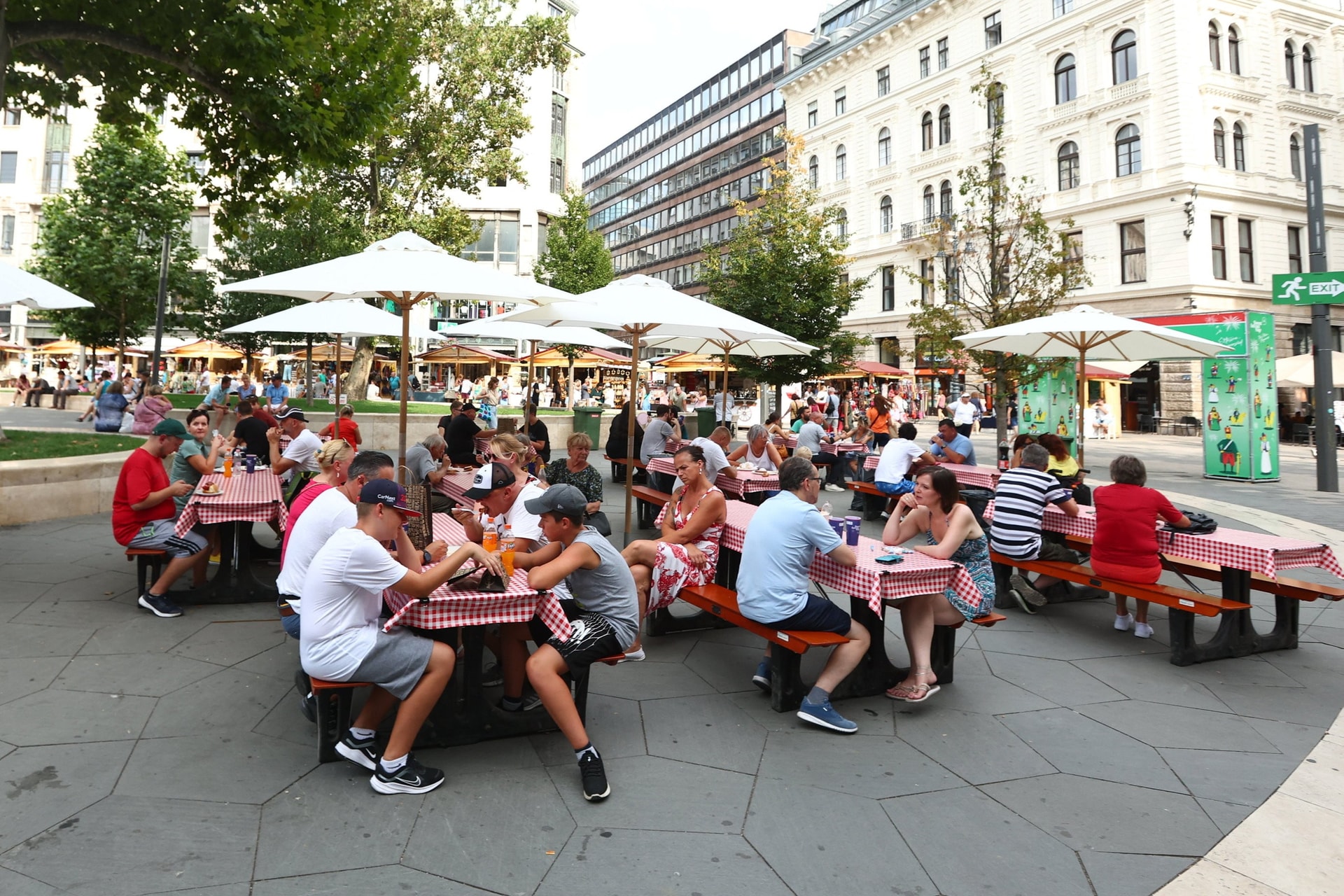 Este nyolckor lezárták a fővárosi szabadtéri rendezvényeket