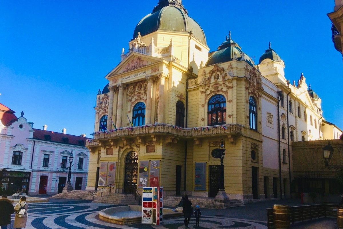 A polgármester nem törődik a pécsiekkel