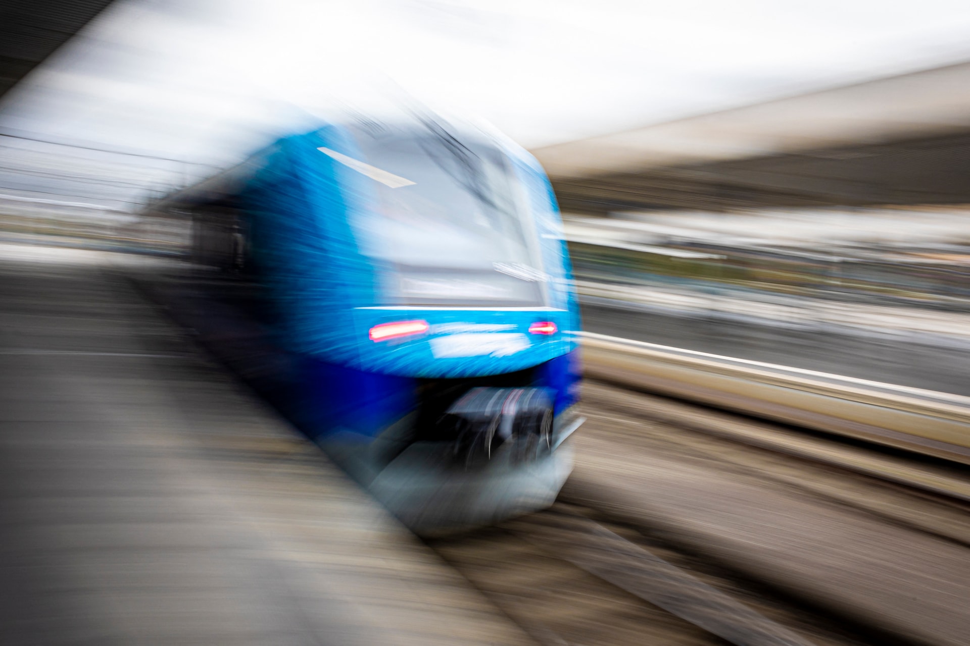 Eldőlt, Budapesten találkoznak a nagyágyúk