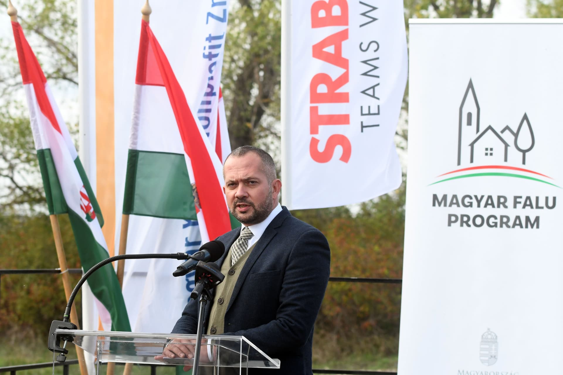 Gyopáros Alpár: A tanyagondnok a falu lelke