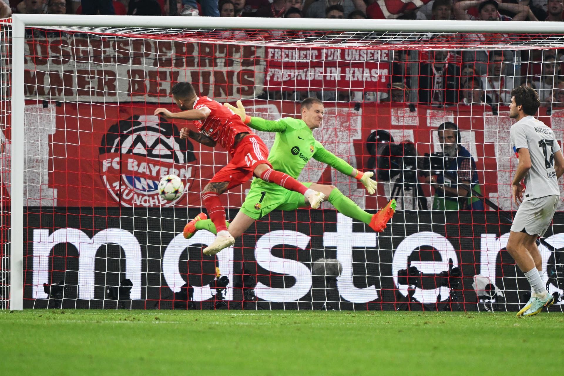 A Bayern a második félidőben a Barcelona fölé kerekedett