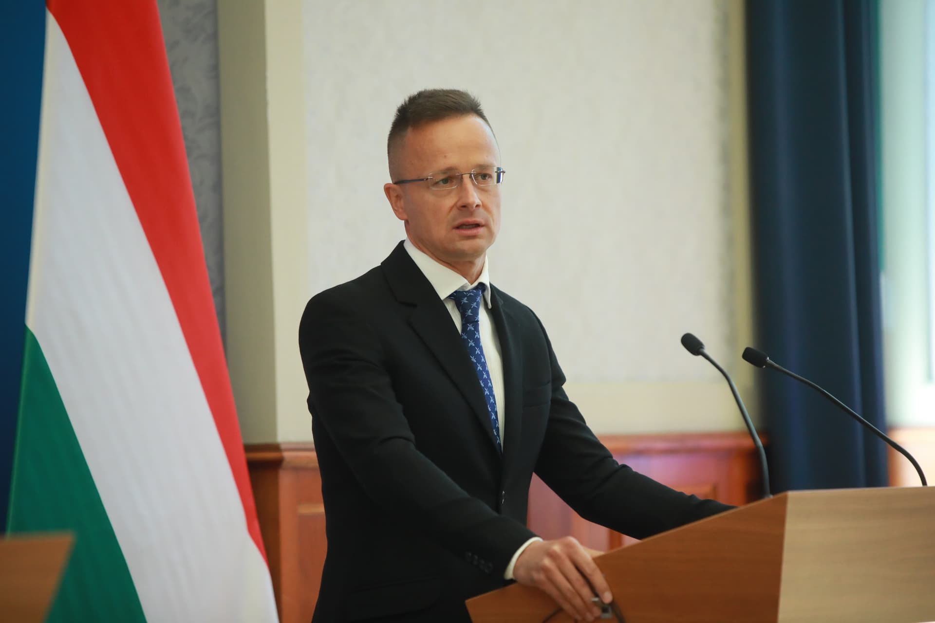 Szijjártó: Magyarország nem támogat semmit, ami veszélyeztetné a paksi atomerőmű építését