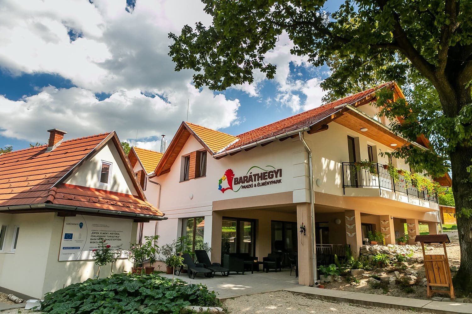Fogyatékossággal élők pihenését biztosítják a Majorban