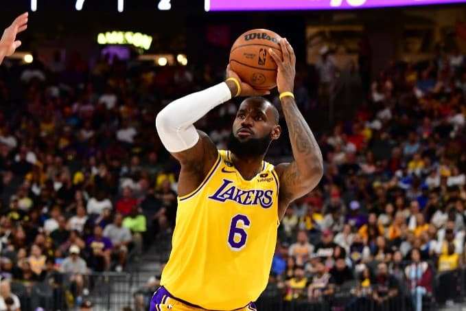 LeBron James: 2500 tripla az NBA-ben