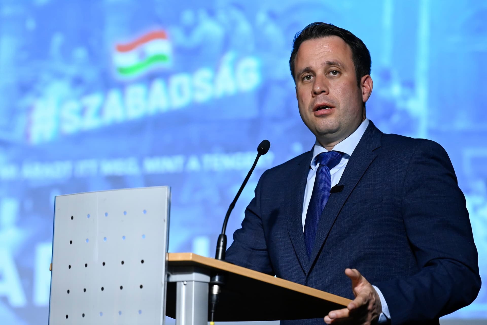 Dömötör Csaba: A kormánynak az energiaárak mellett az ellátásbiztonságért is harcolnia kell