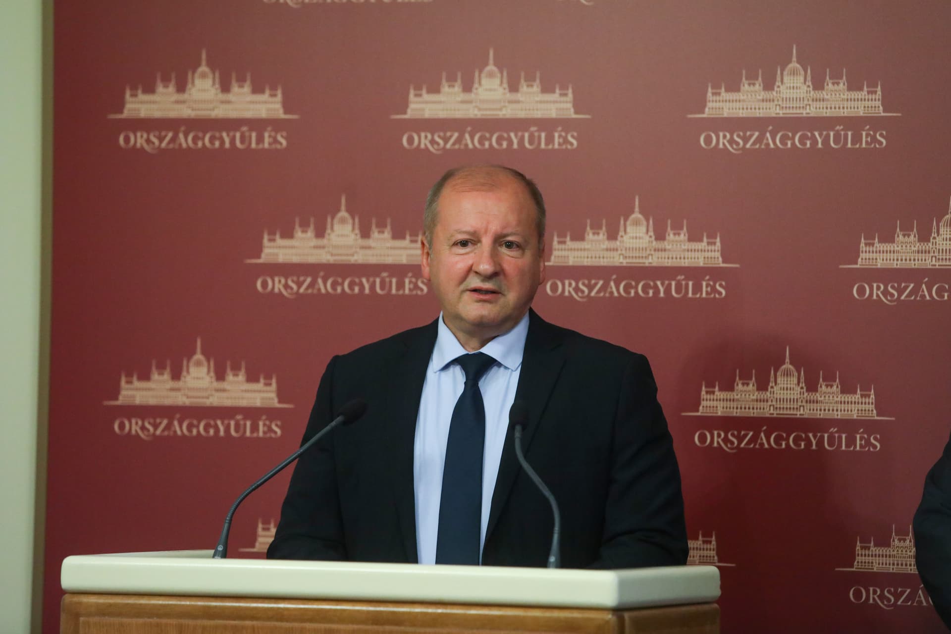 Folyamatosan hazudik Brüsszel