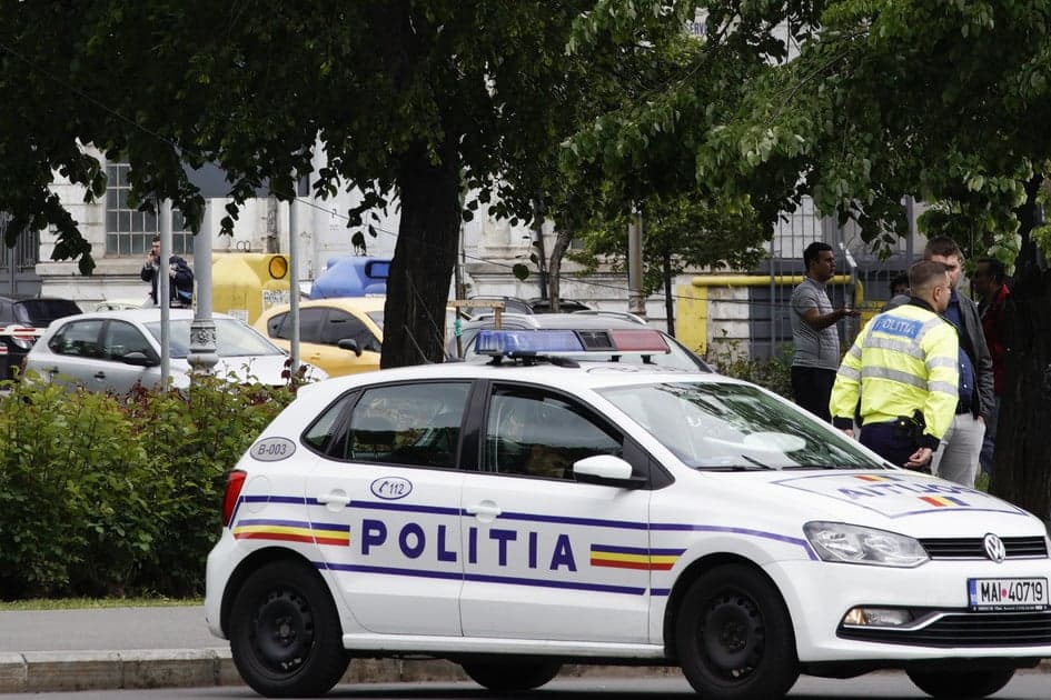 Rendőrautót lopott és másokat igazoltatott a részeg sofőr