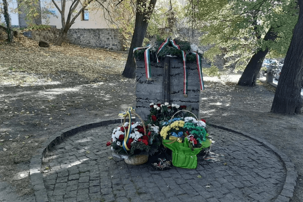 Csendes koszorúzás Kárpátalján
