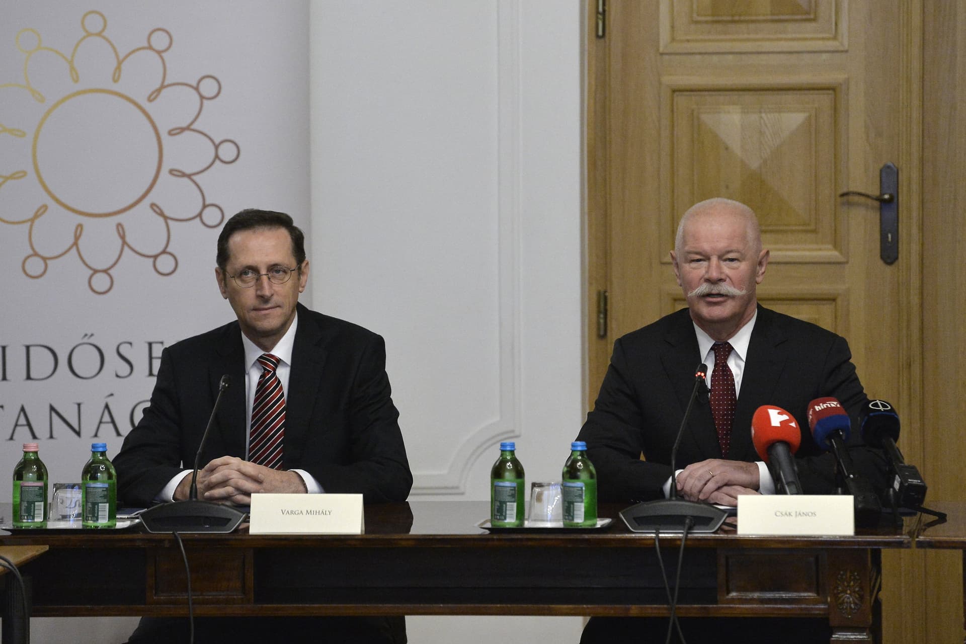 A kormány a szankciós válságban is megvédi a nyugdíjakat
