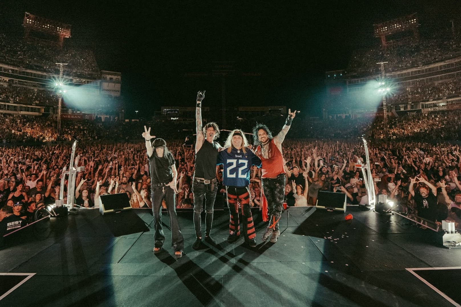 Közös koncertet ad Budapesten a Mötley Crüe és a Def Leppard