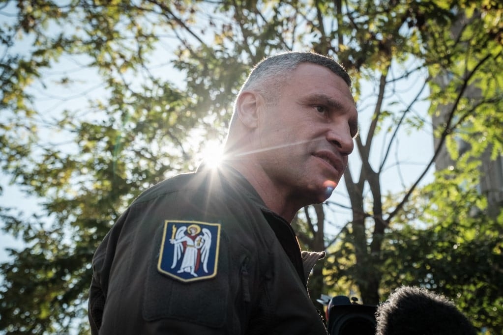 Érik a kijevi botrány: Zelenszkij eltakarítaná Klicskót a főpolgármesteri székből
