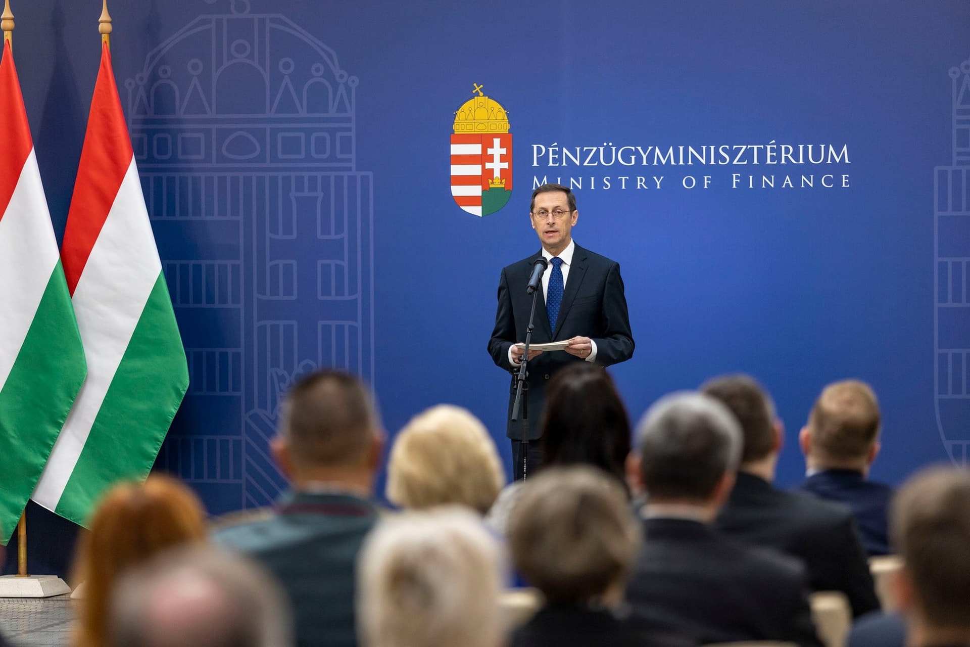 Varga Mihály: Töltsük ki a nemzeti konzultációs íveket!