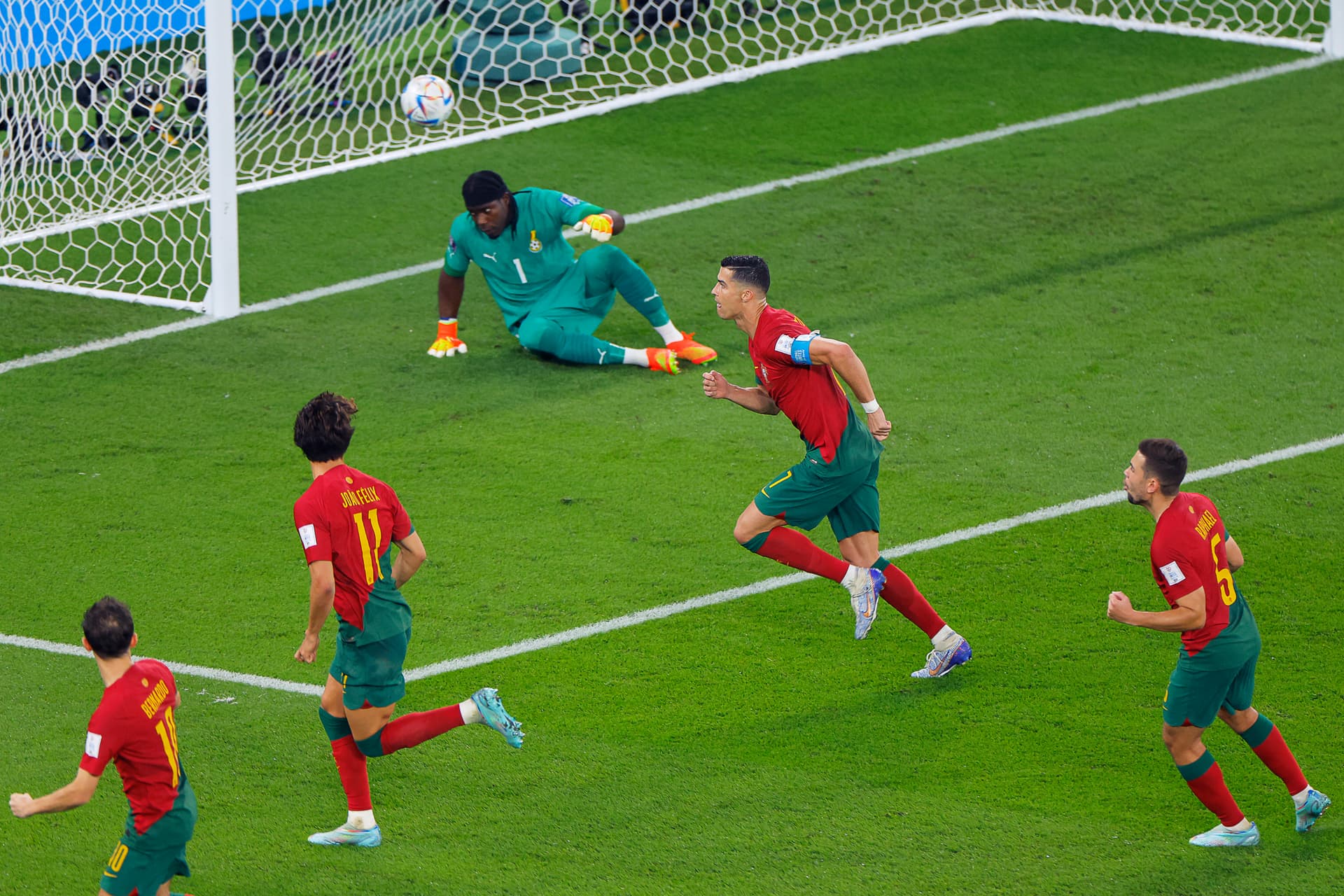 Marokkó történelmet írhat, vihar a portugáloknál Ronaldo körül