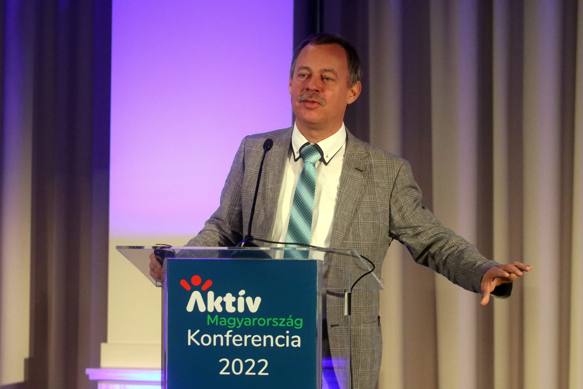 Révész Máriusz: Tempóváltás következett be az Aktív Magyarországért programban