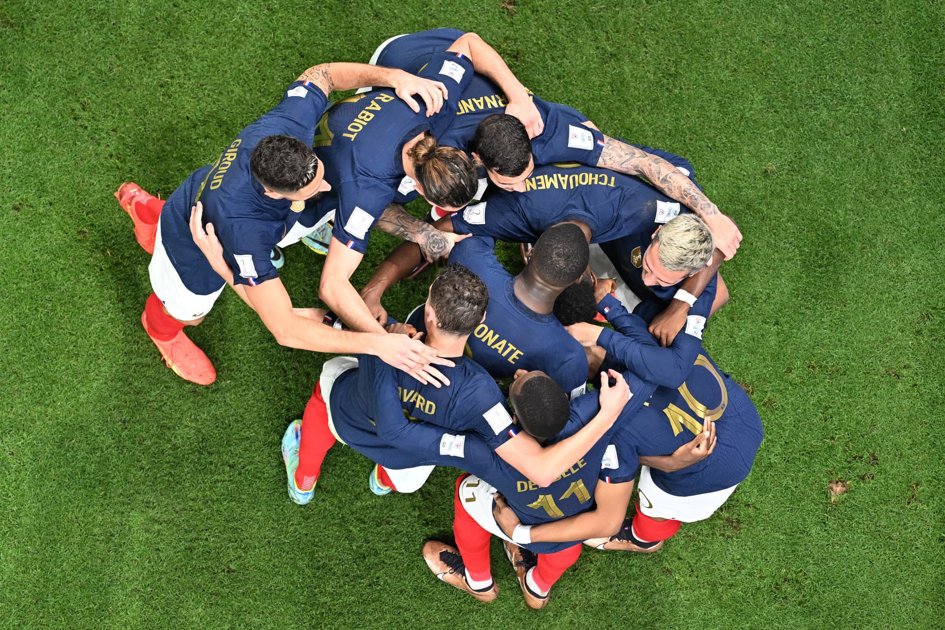 Giroud csúcstartó lett, könnyed győzelemmel kezdtek a franciák