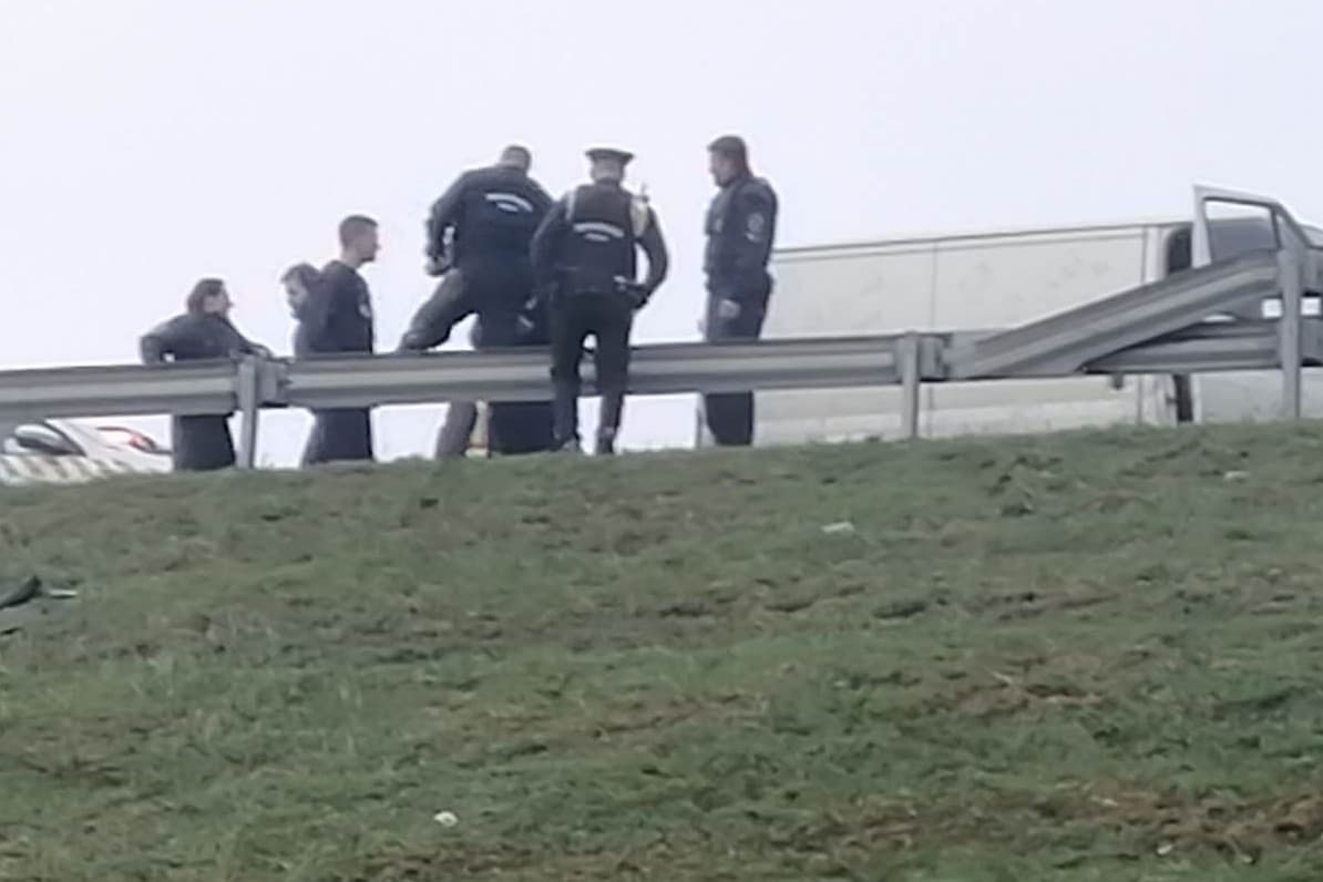 Iraki embercsempészek lőttek ma rá a Pest megyei rendőrökre