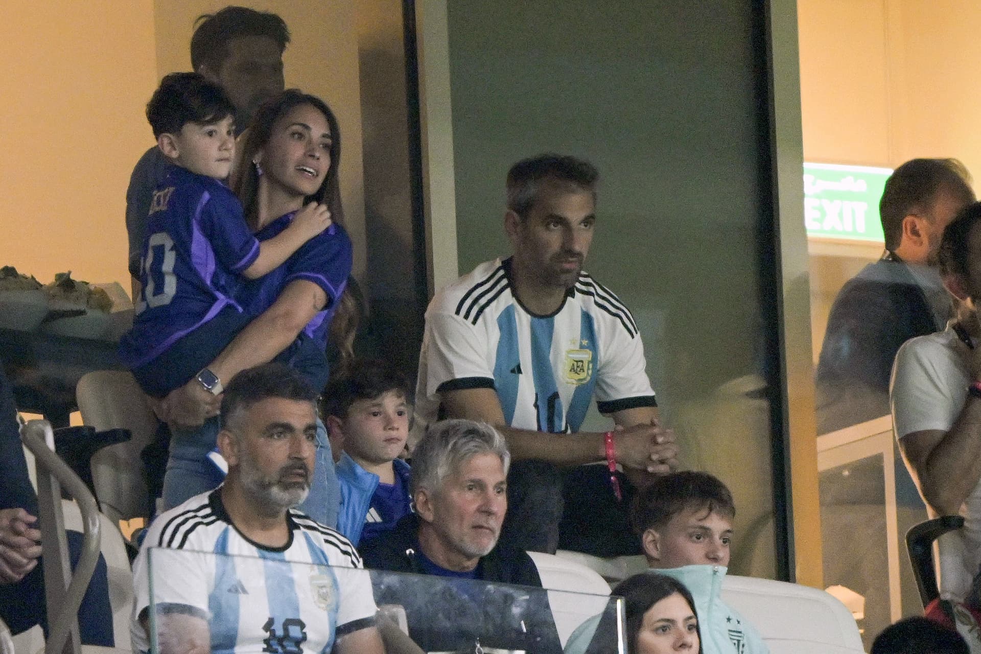 Így szurkolt Messi családja Katarban