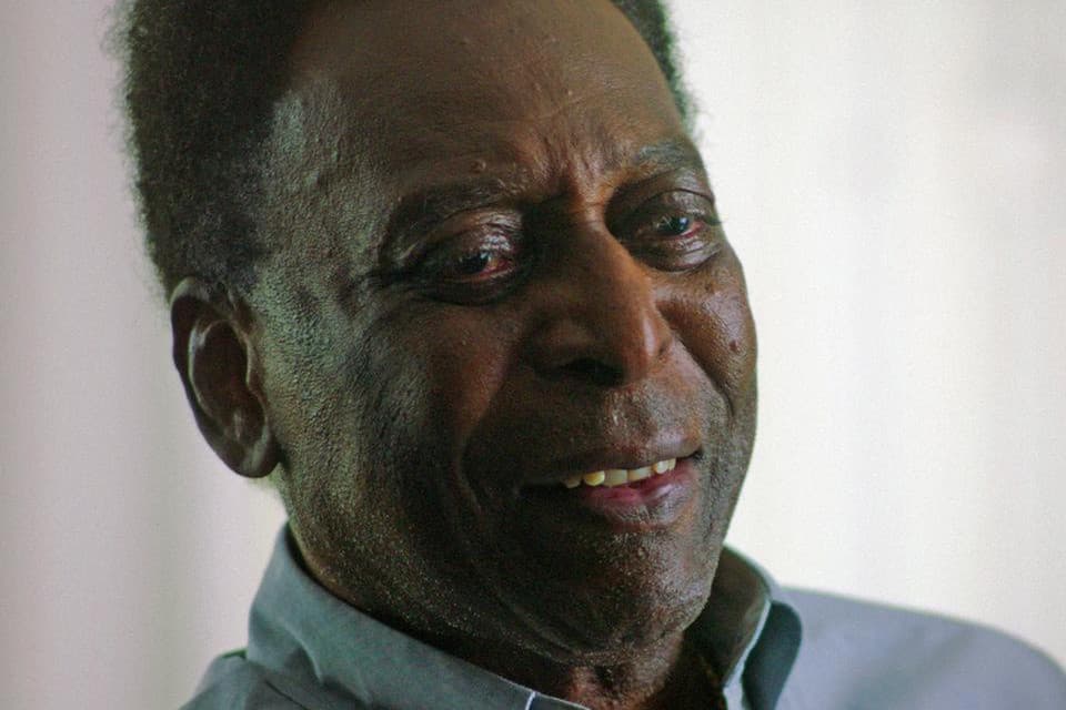 Pelé újra kórházban