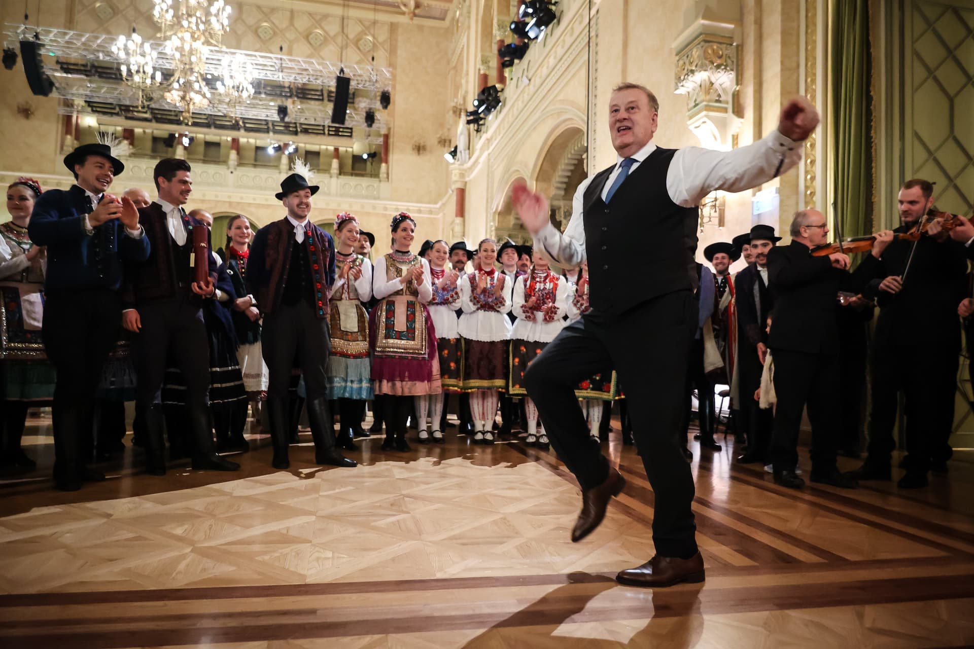 Aki a Kárpát-medencében ide kerül, előbb-utóbb magyarrá válik