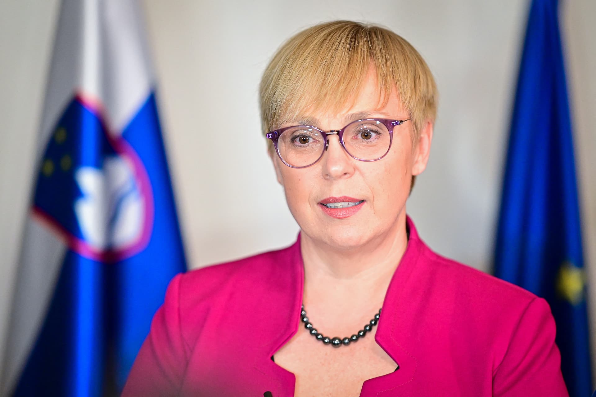 Szlovénia megválasztotta első női elnökét