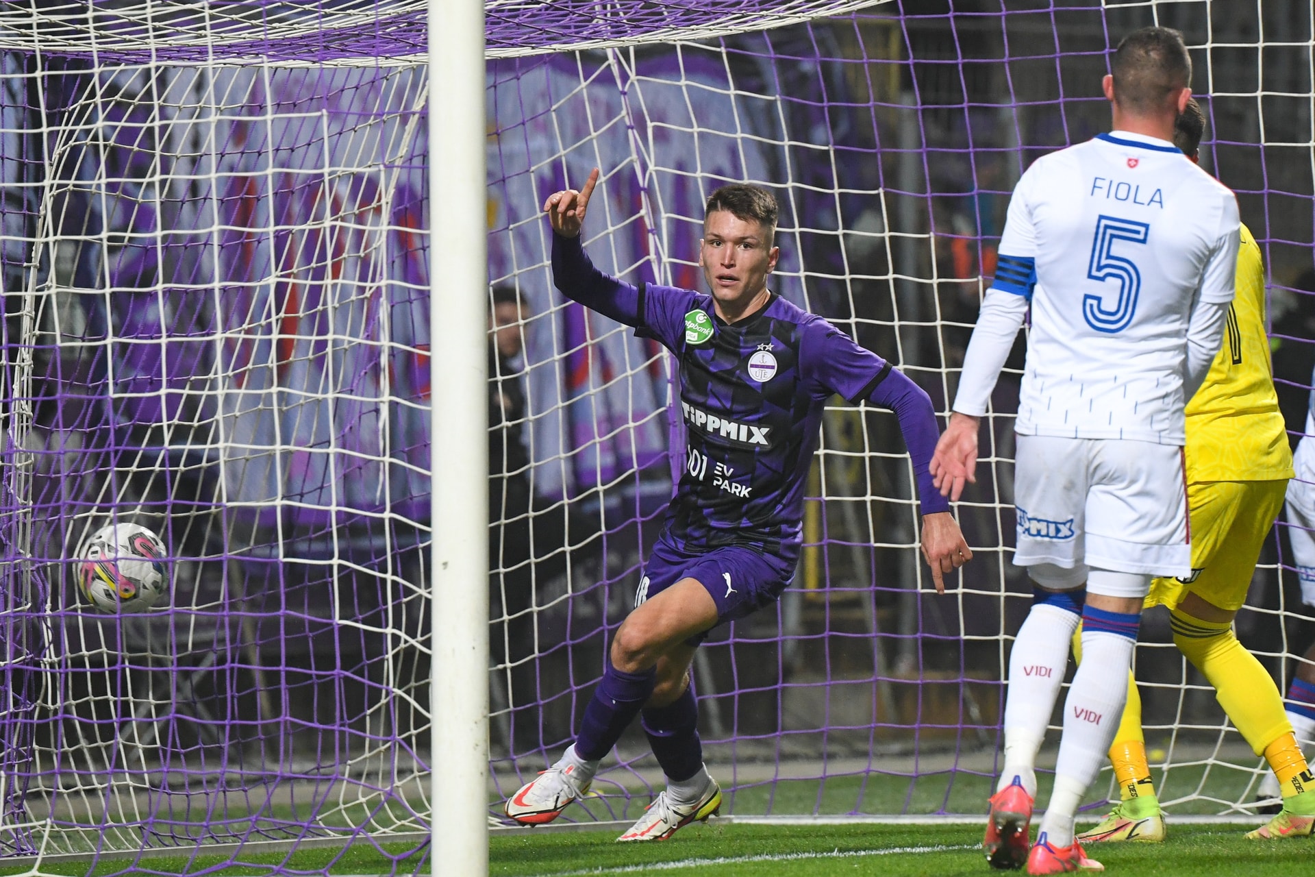 Menekül az Újpest: ezúttal a MOL Fehérvárt győzték le a lilák
