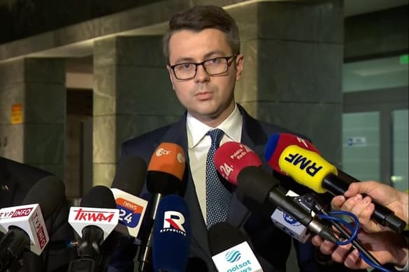 Lengyelország növeli a védelmi erők készültségét