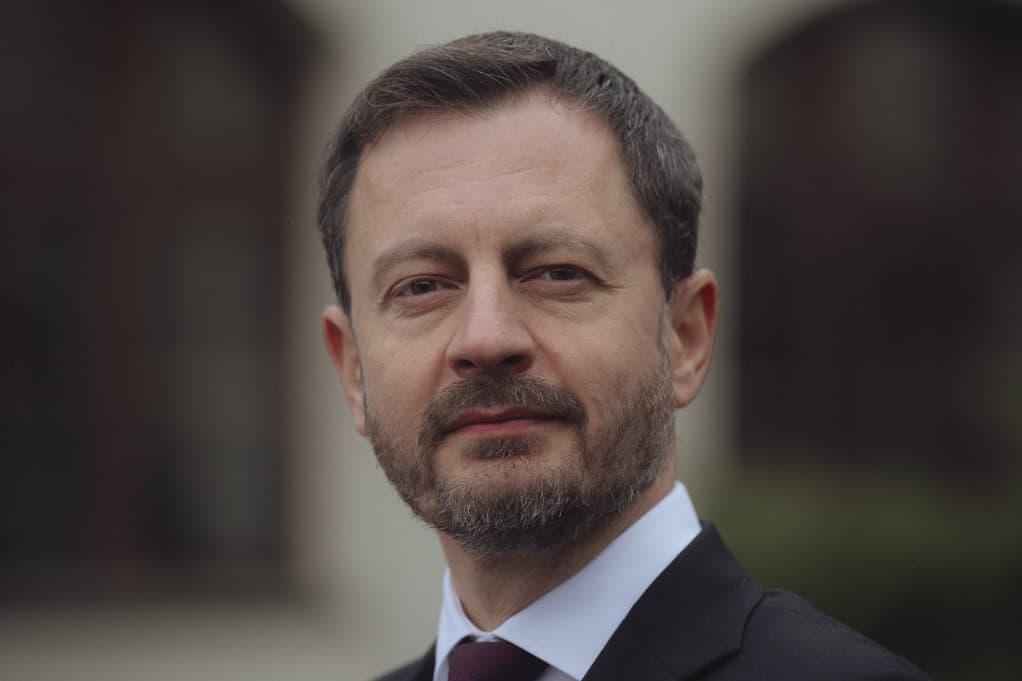Megbukott a pozsonyi kormány