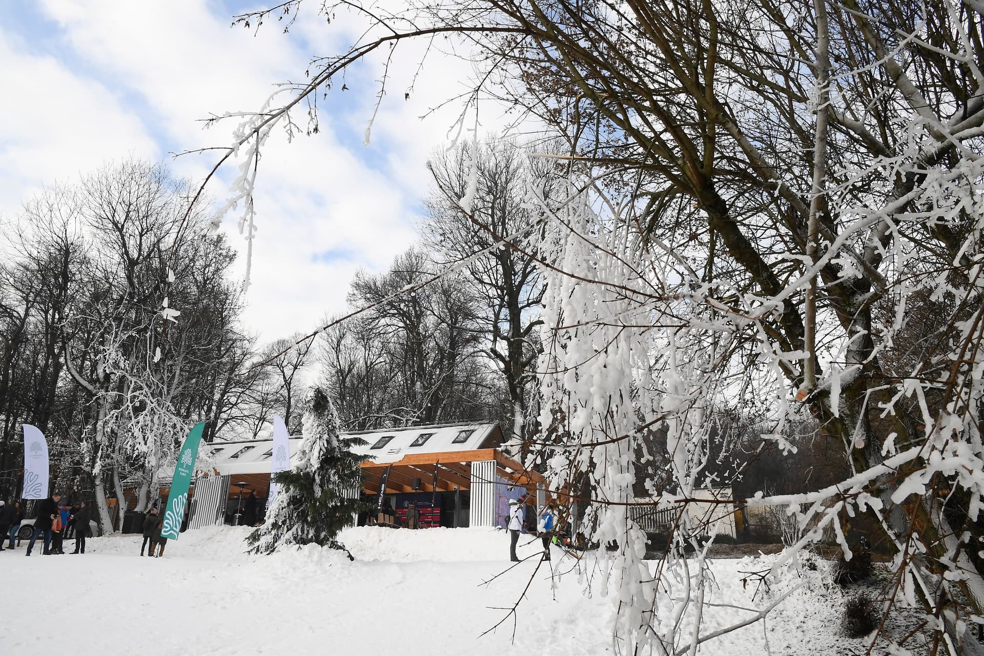 Átadták a Vasas megújult síházát a Normafánál