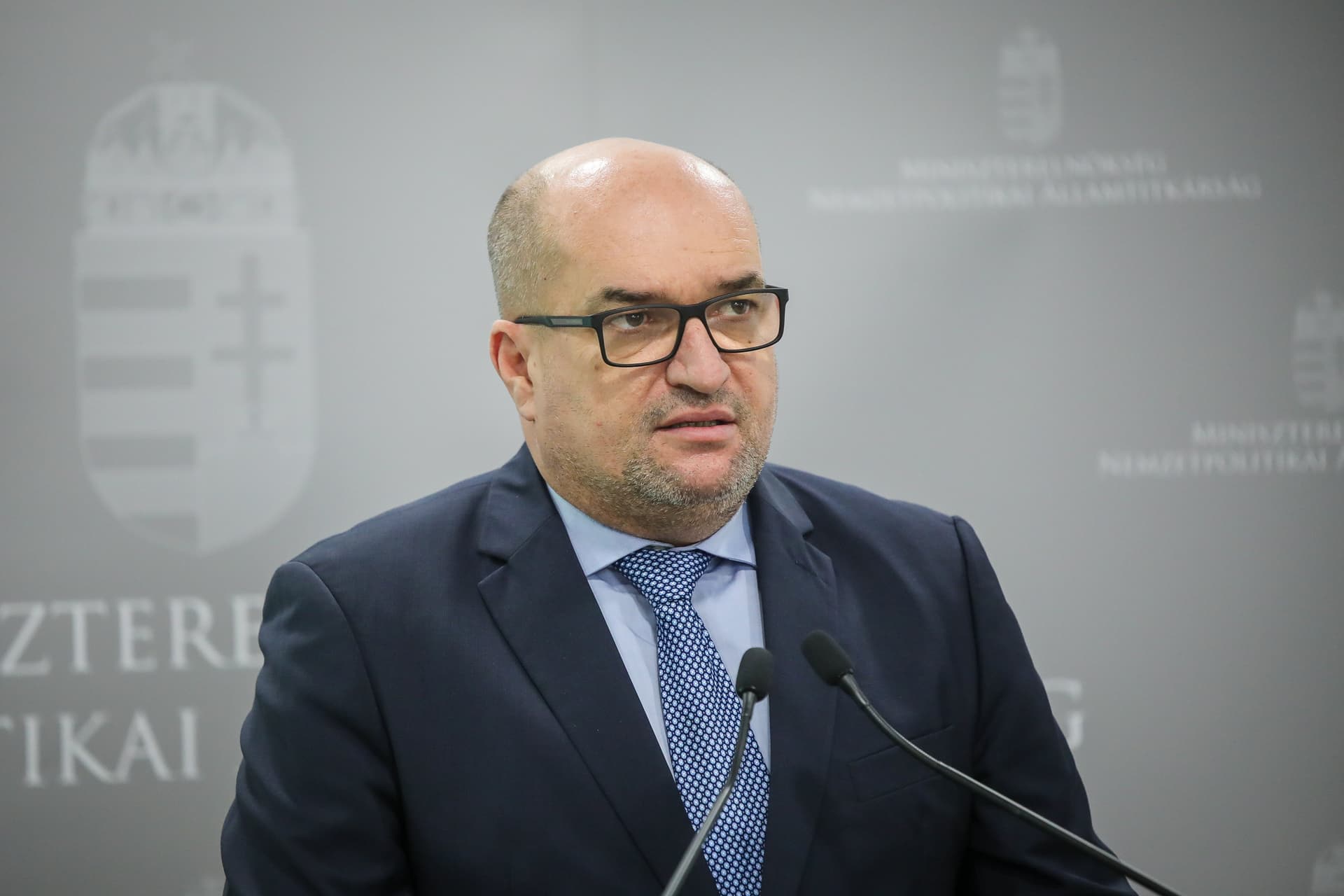 A határsávban érvényben lévő tartózkodási engedély eltörlését kéri az állandó jelleggel ott tartózkodók számára a KMKSZ elnöke