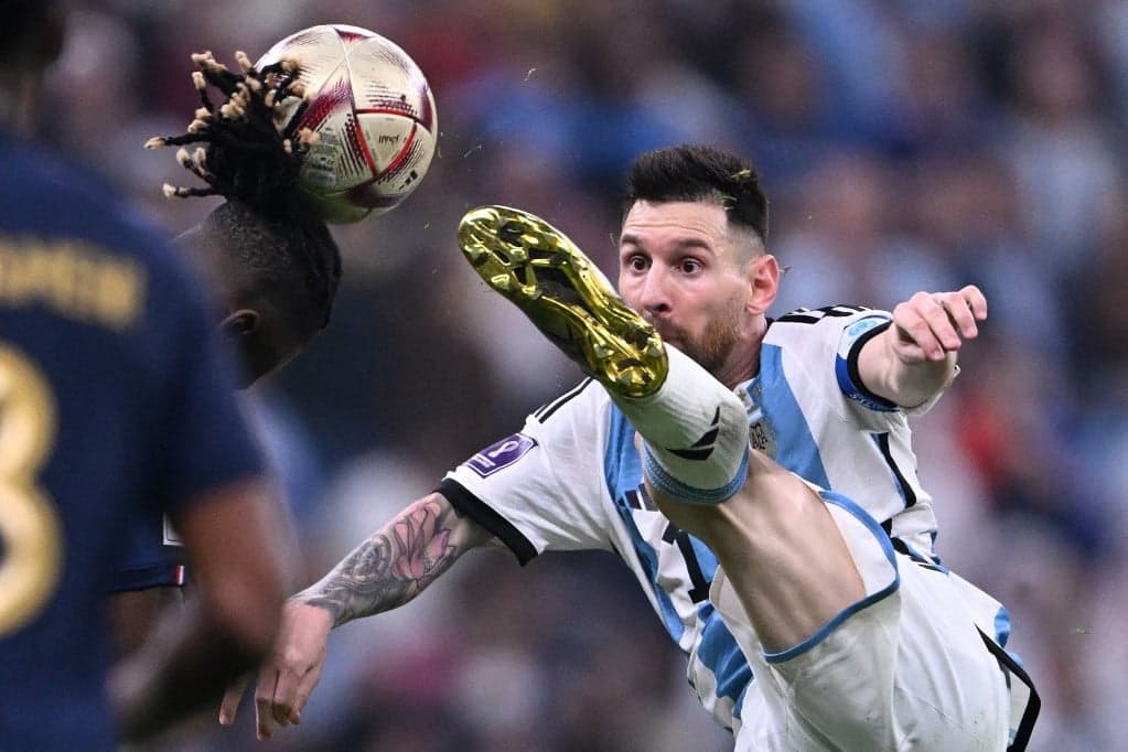 Messi 100 felett