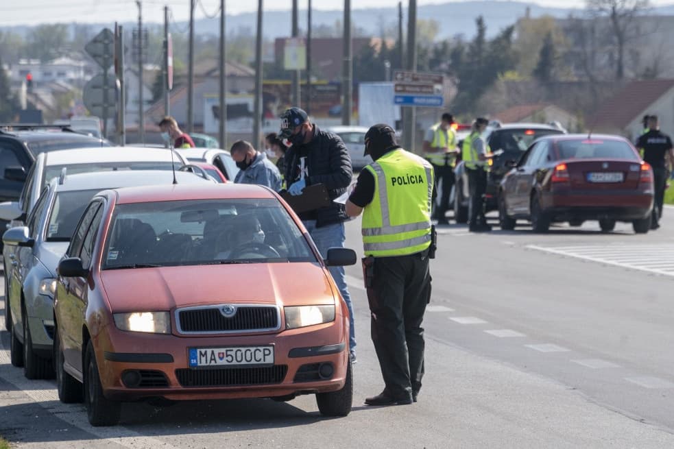 Testkamerát kaphatnak a szlovák rendfenntartók