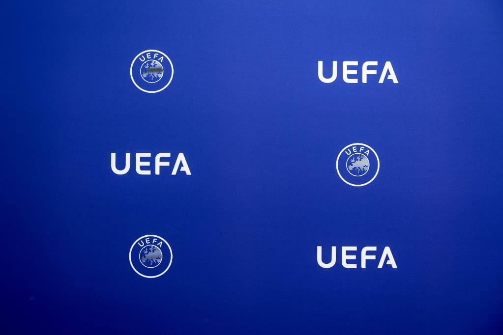 Pénzbüntetést kapott a Barcelona és a Manchester United