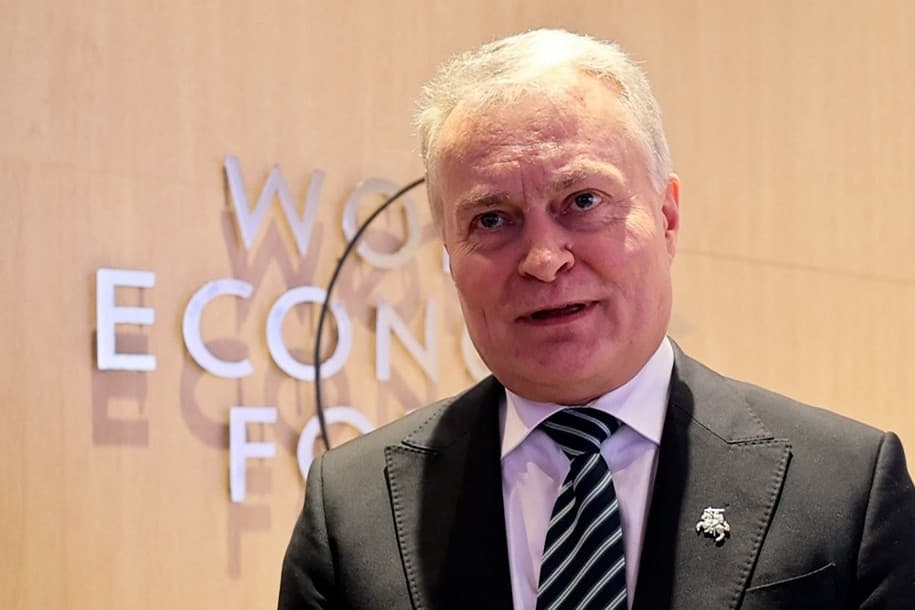 Litván elnök: Harci repülőgépeket Ukrajnának!