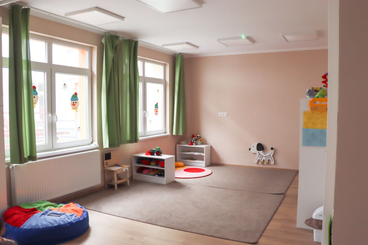 Zajlik az élet Kiskőrösön: kibővült a bölcsőde, és új kerékpárút épült