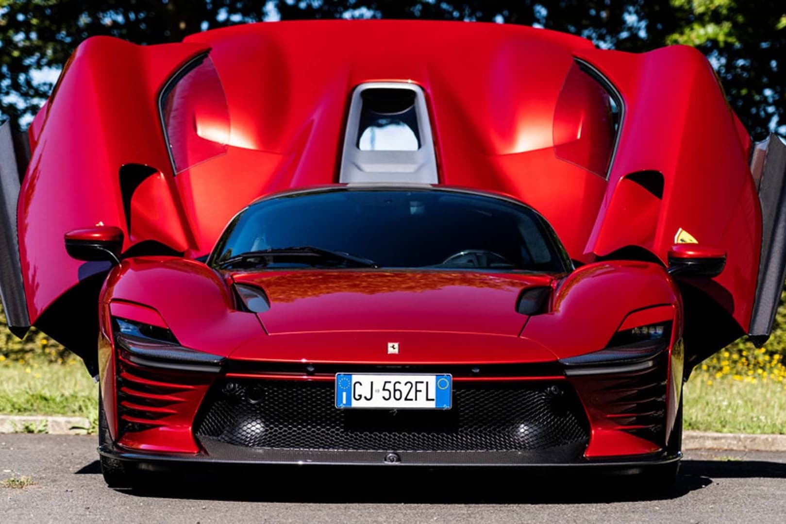Nyolcszáz milliós Ferrari Budapesten