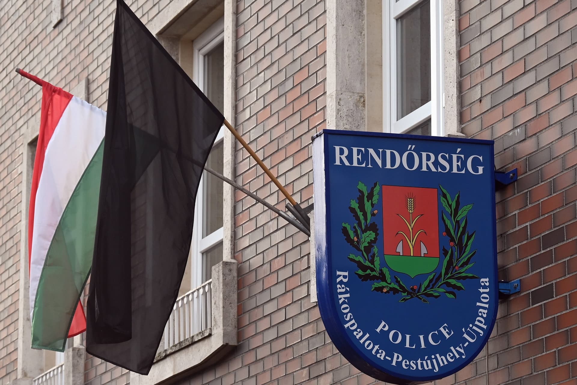 Bilincselés közben támadt a rendőrökre az újbudai rendőrgyilkos
