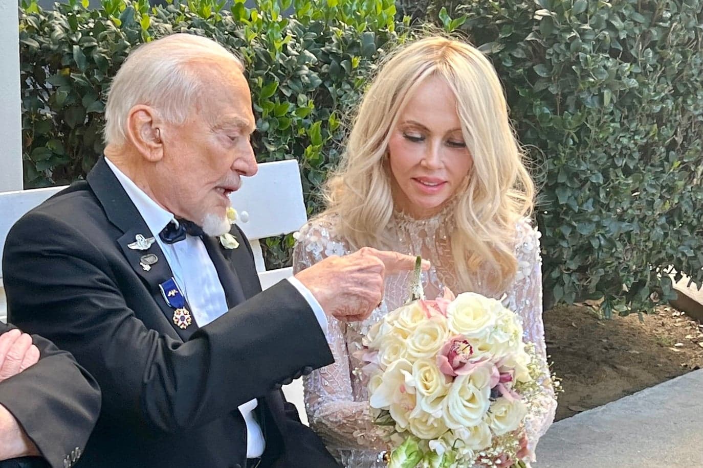 Buzz Aldrin amerikai űrhajós a 93. születésnapján vette el a szerelmét
