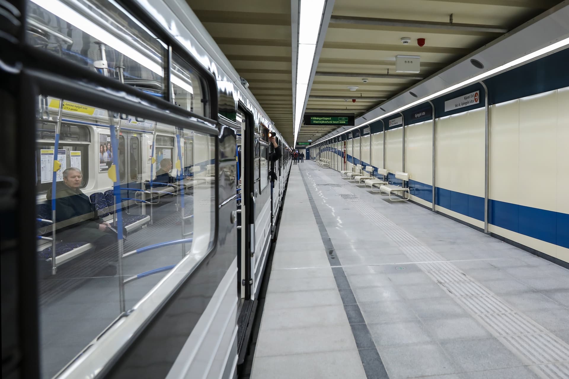 Gázolt a metró a Klinikáknál