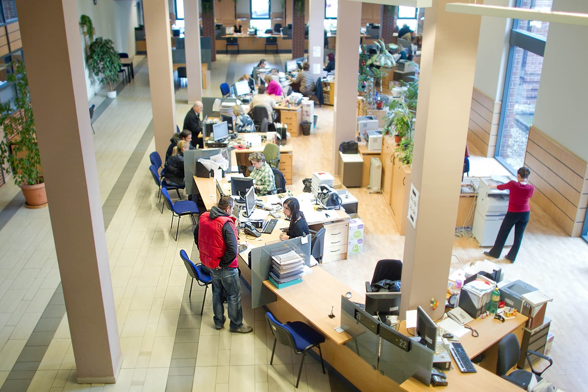Az infláció mértékét elérő béremelésre számíthatnak a közszolgálatban dolgozók